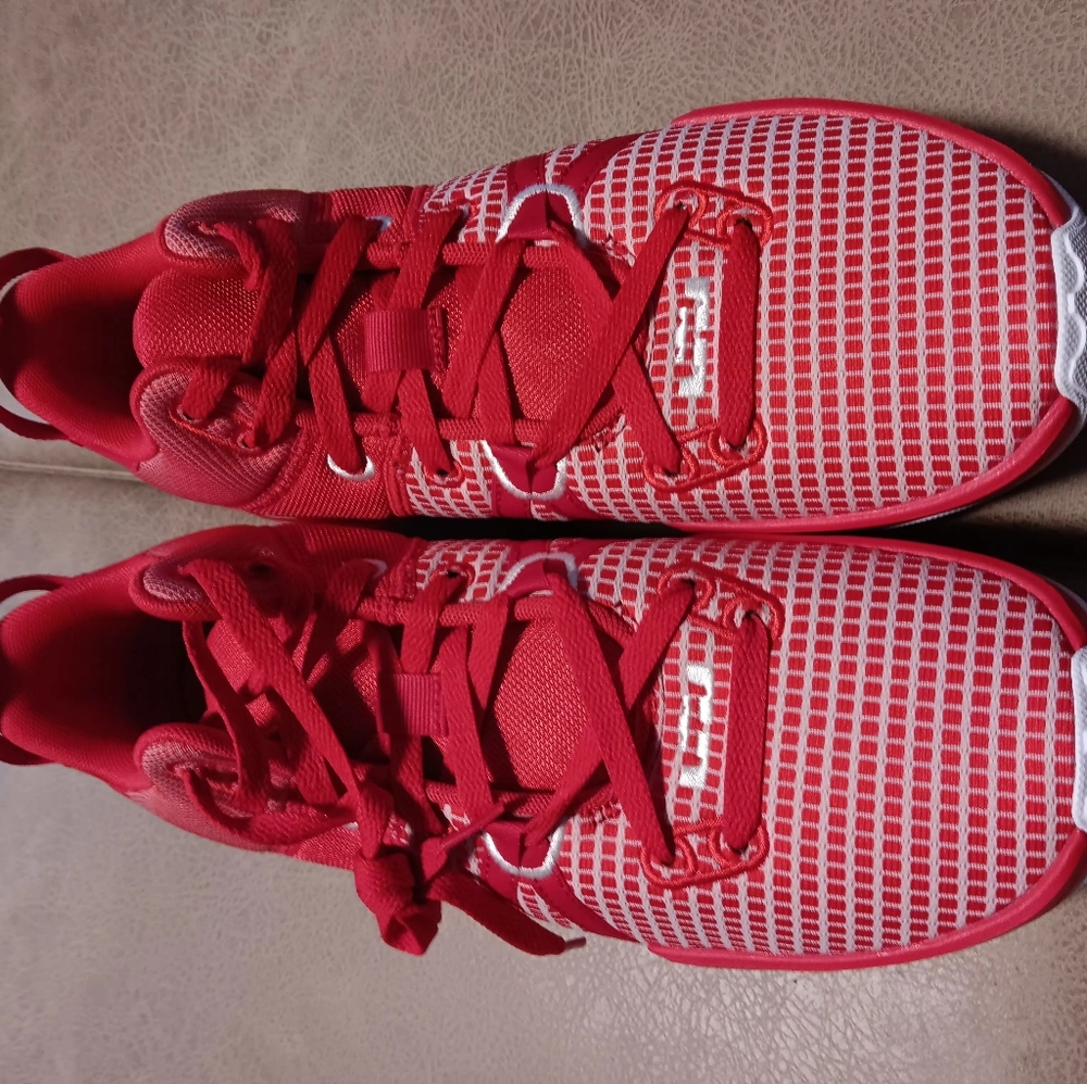 Mens Lebron witness vii university red size 10 m - Picture 2 of 13